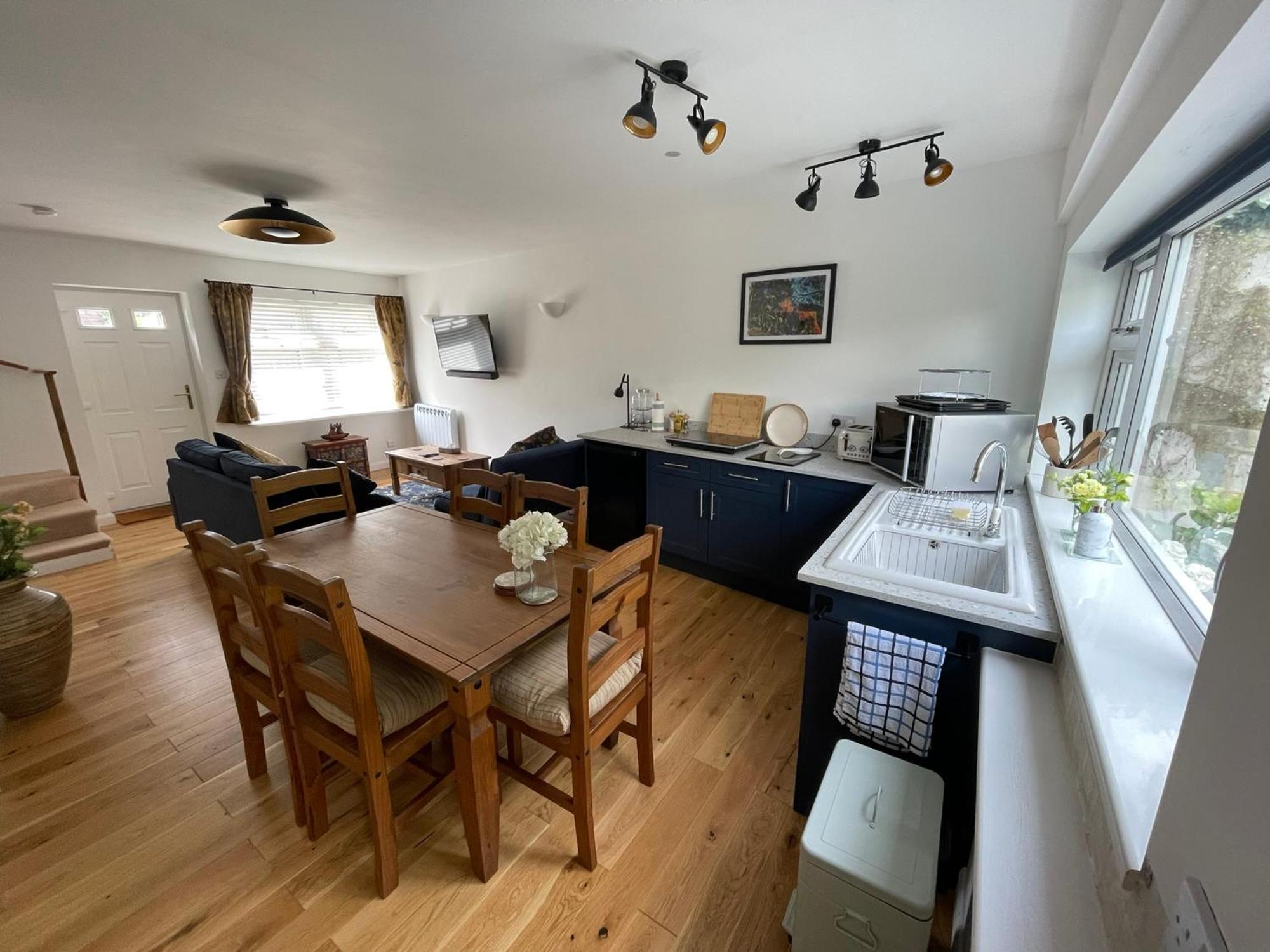 Close To Sea And South Downs National Park - Sompting Bagian luar foto