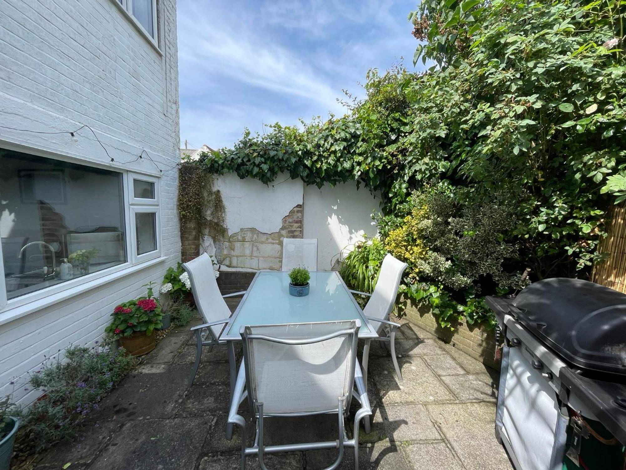Close To Sea And South Downs National Park - Sompting Bagian luar foto